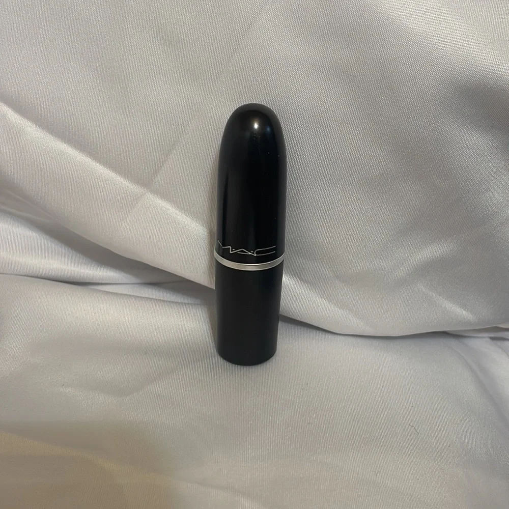 MAC COSMETICS RUBY WOO LIPSTICKS - Picture 3 of 4